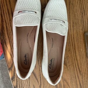 Clarks White Leather Flats Minimalist Design